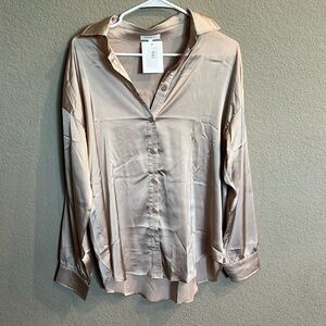 Champagne/tan silky satin set. Size small.